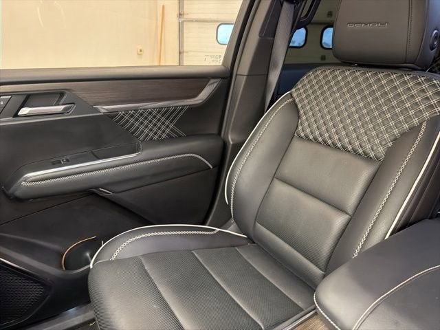 2025 GMC Acadia FWD Denali