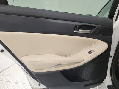 2021 Toyota Avalon Hybrid XLE