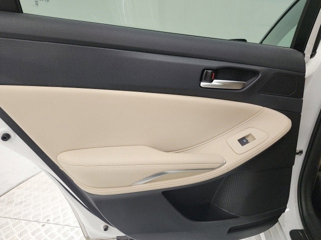 2021 Toyota Avalon Hybrid XLE