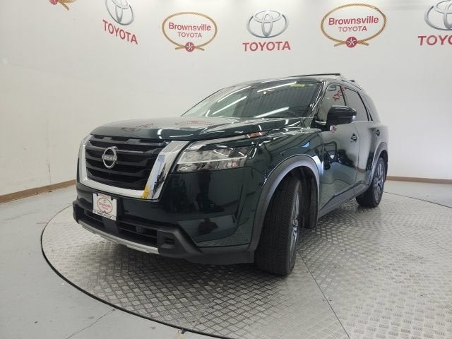 2024 Nissan Pathfinder SL
