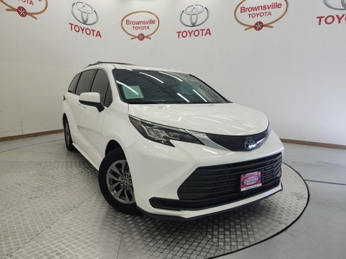 2023 Toyota Sienna LE
