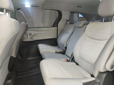 2023 Toyota Sienna LE