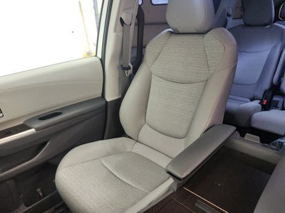 2023 Toyota Sienna LE