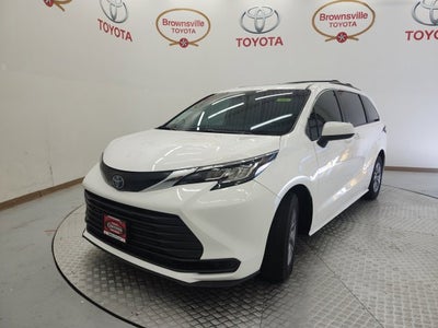 2023 Toyota Sienna LE