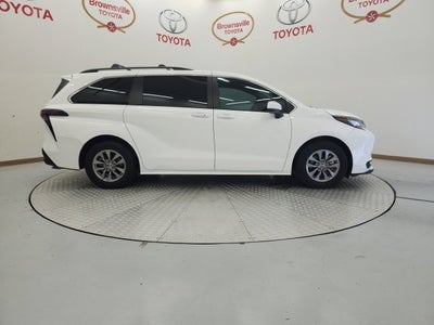 2023 Toyota Sienna LE