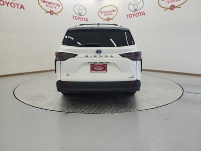 2023 Toyota Sienna LE