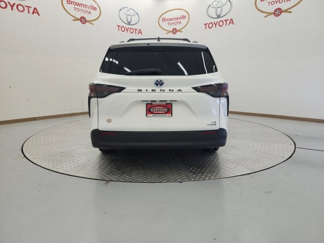 2023 Toyota Sienna LE