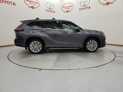 2025 Toyota Highlander Hybrid Platinum