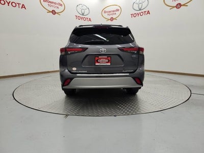 2025 Toyota Highlander Hybrid Platinum