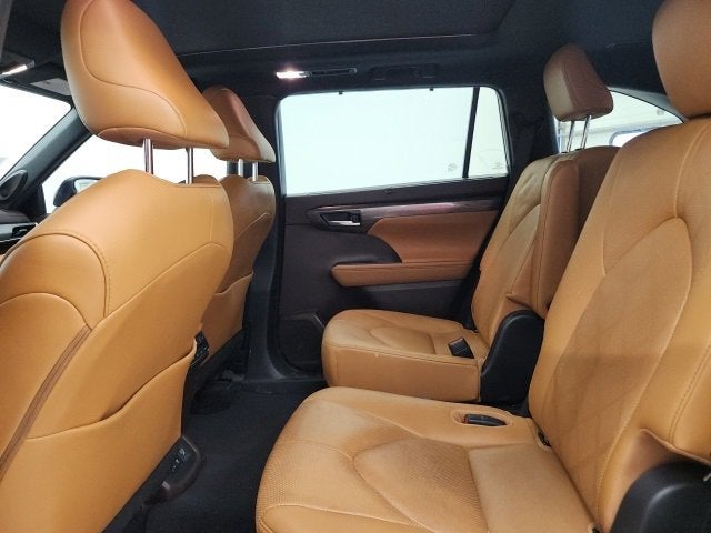 2020 Toyota Highlander Hybrid Platinum