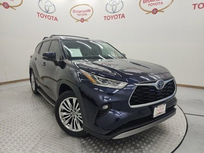 2023 Toyota Highlander Hybrid Platinum