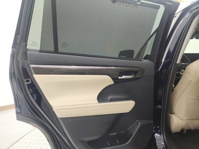2023 Toyota Highlander Hybrid Platinum