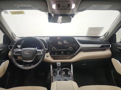 2023 Toyota Highlander Hybrid Platinum
