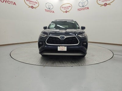 2023 Toyota Highlander Hybrid Platinum