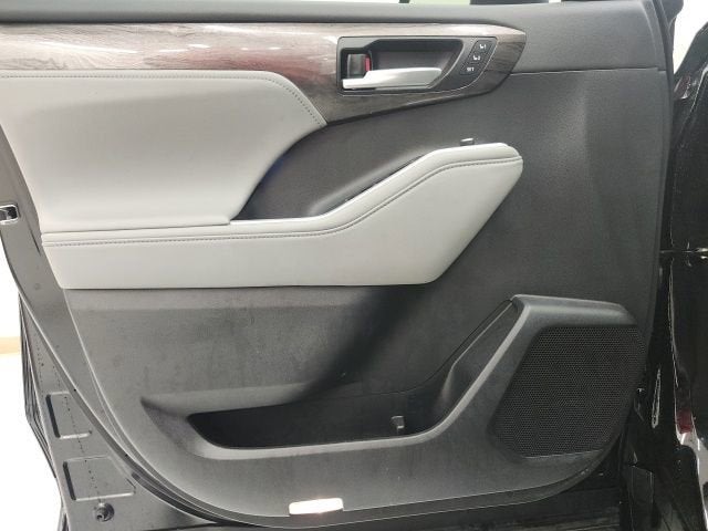 2023 Toyota Highlander Platinum