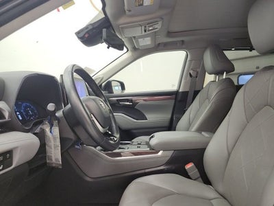 2023 Toyota Highlander Platinum