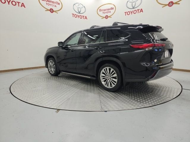 2023 Toyota Highlander Platinum
