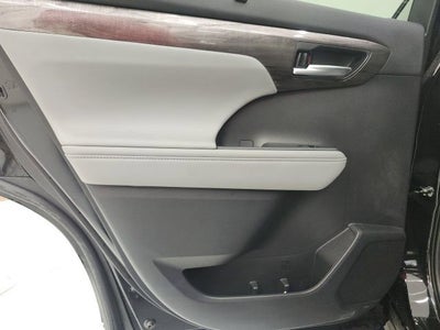 2023 Toyota Highlander Platinum
