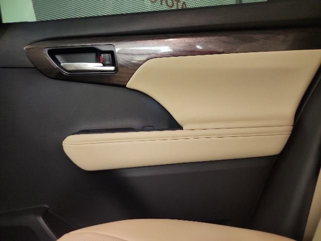 2025 Toyota Highlander Limited