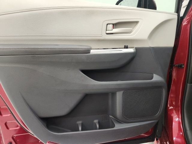 2023 Toyota Sienna LE