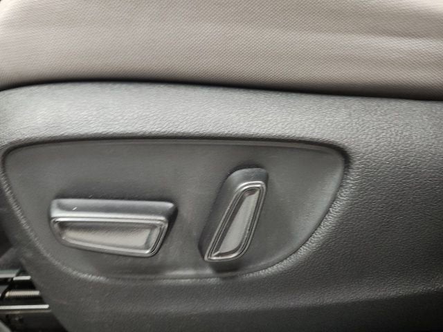 2023 Toyota Sienna LE