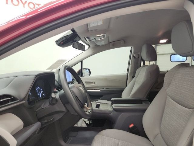 2023 Toyota Sienna LE