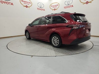 2023 Toyota Sienna LE