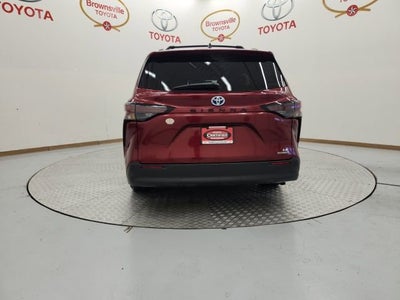 2023 Toyota Sienna LE
