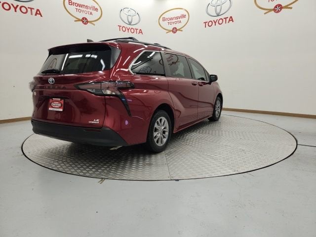 2023 Toyota Sienna LE