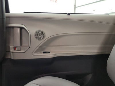 2023 Toyota Sienna LE