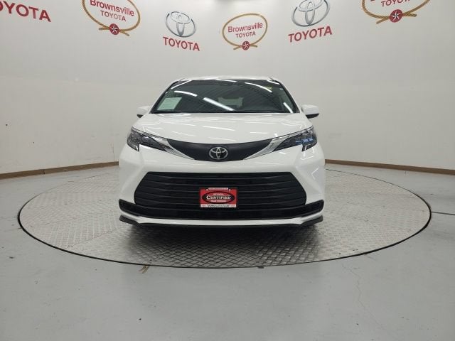 2026 Toyota Sienna LE