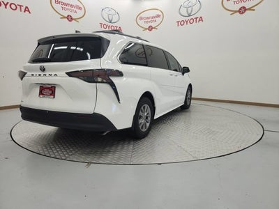 2026 Toyota Sienna LE