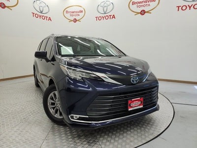 2022 Toyota Sienna XLE