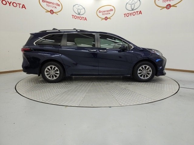 2022 Toyota Sienna XLE