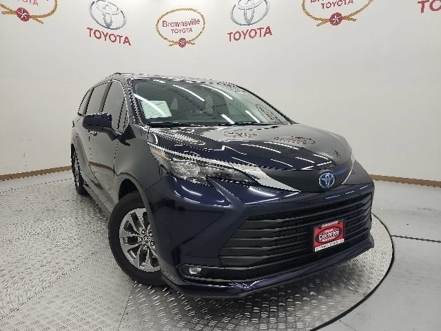 2025 Toyota Sienna XLE