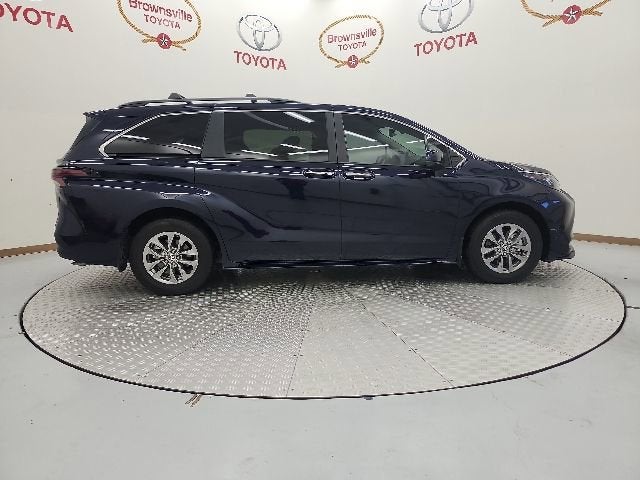 2025 Toyota Sienna XLE