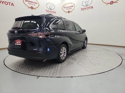 2025 Toyota Sienna XLE