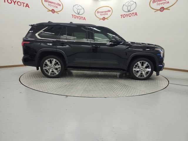2024 Toyota Sequoia SR5
