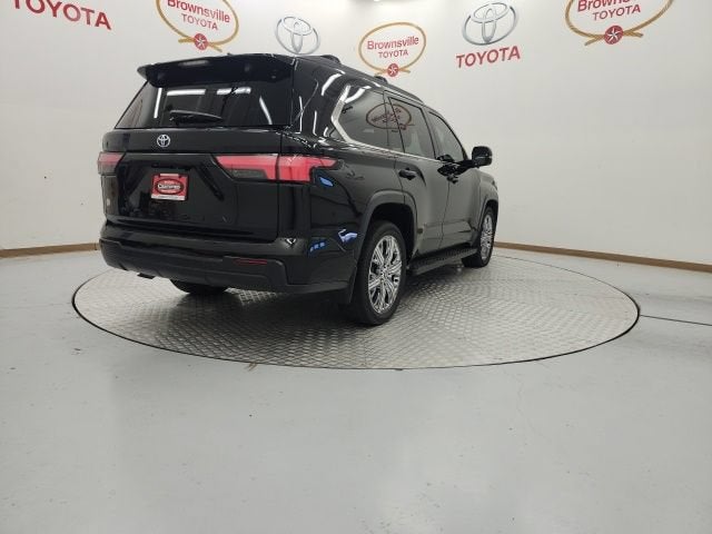 2024 Toyota Sequoia SR5