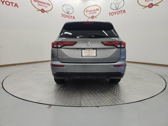 2022 Mitsubishi Outlander SE
